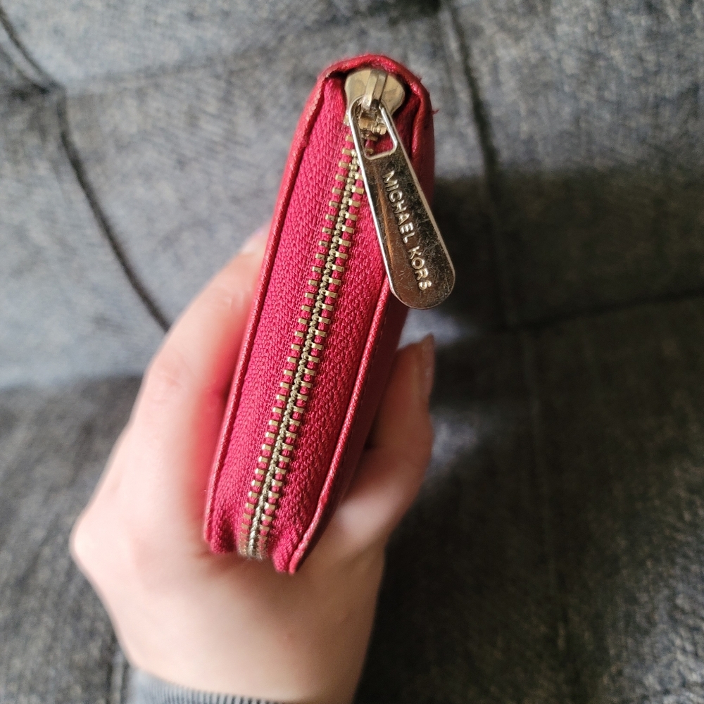 Michael Kors Jet Set Travel Continental Red Leather Wallet - Picture 3 of 16